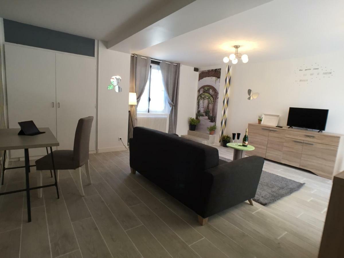 Domaine Des Trois Chateaux Moisenay Eksteriør bilde